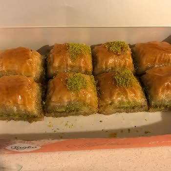 Tuğba Ekmek Ve Pasta Fırını Fıstıklı Baklava Memnuniyetsizliği