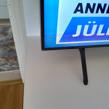 Samsung UE58TU7000UXTK Ekranda Yatay Çizgiler.