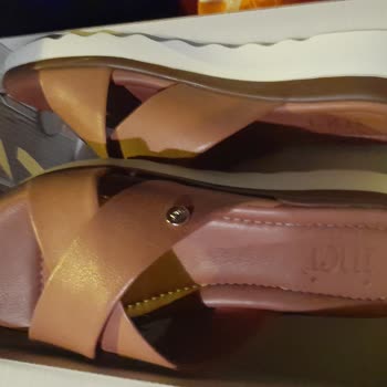 Lumberjack FLO Satıcısıyla Dalga Geçiyor.