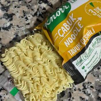 Knorr Noodle Korkunç Kokusu