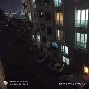 CK Boğaziçi Elektrik Kurumu Sokak Lambaları Yola İlgilenmiyor