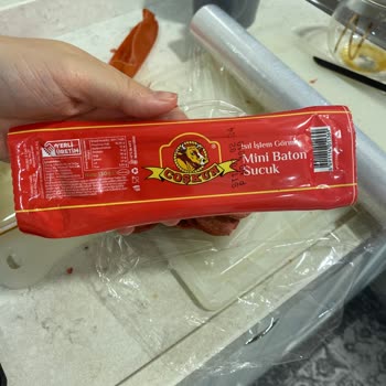 Coşkun Et Sucuğun İçinden Plastik Çıktı