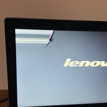 PTT Kargo Bilgisayarımın Ekranını Kırık Bir Şekilde Teslim Etti.