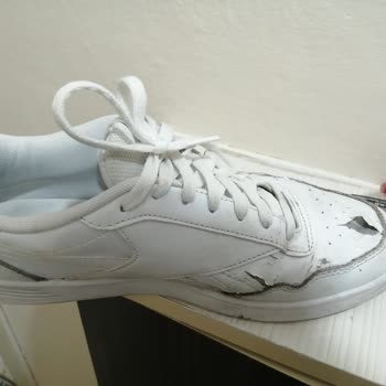 Reebok Ayakkabı Kaplamanın Yırtılması