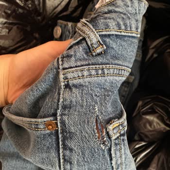 Zara Çürük Pantolon Gönderilmiş