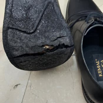 Kemal Tanca Ayakkabı Tabanı Yırtıldı