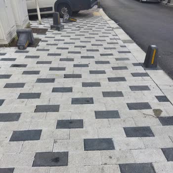 İBB - İstanbul Büyükşehir Belediyesi Kaldırım Betonlarını Kaldırıp Araba Park Ediyorlar