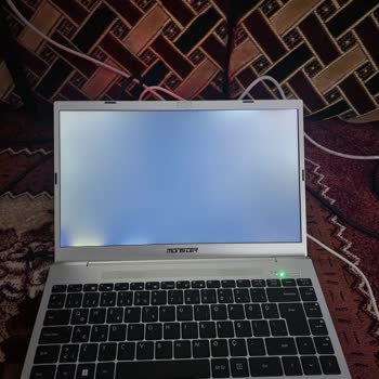 Monster Laptop İps Panel Erken Parlamaları