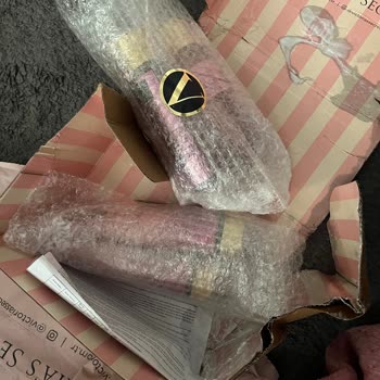 Victoria's Secret Vücut Losyonu Patlak Geldi