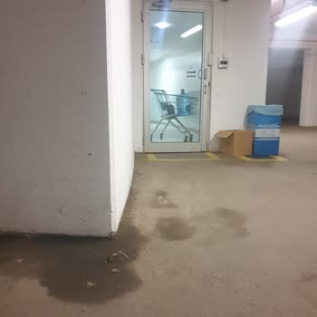 Kentplus Centrium B Blok Otopark Kirliliği