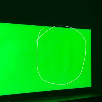 Samsung QN90B'de Oluşan Gölgeler Ve Sabit Lekeler.