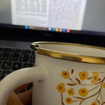 English Home Emaye Kupa Bardak Çemberi Kaynak Yerinden Ayrıldı