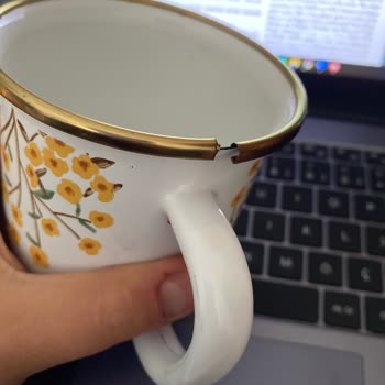 English Home Emaye Kupa Bardak Çemberi Kaynak Yerinden Ayrıldı