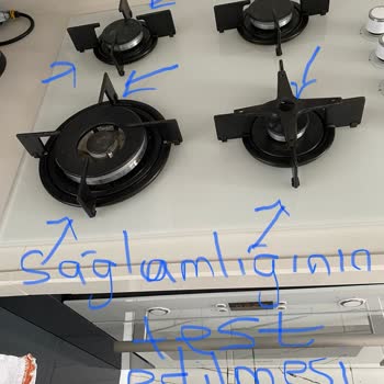 Altus Tencere Üstündeyken Olduğu Yerde Kırılan Tencere Ayağı