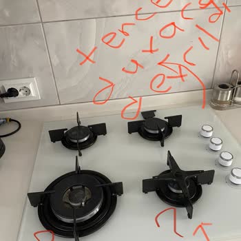 Altus Tencere Üstündeyken Olduğu Yerde Kırılan Tencere Ayağı