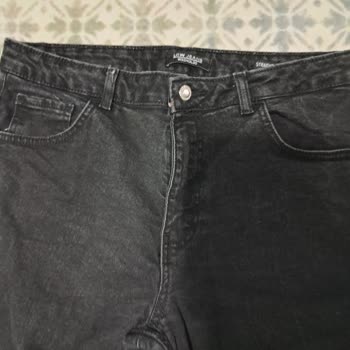 LCW Pantolonun 1. Yıkamada Rengi Attı