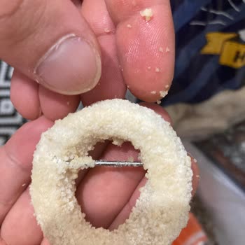 Feast Marka Soğan Halkasındaki Çivi