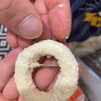 Feast Marka Soğan Halkasındaki Çivi