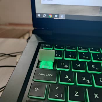 Monster Notebook Tulpar T7 V20.6.2 TAB Tuşu Kırık Geldi