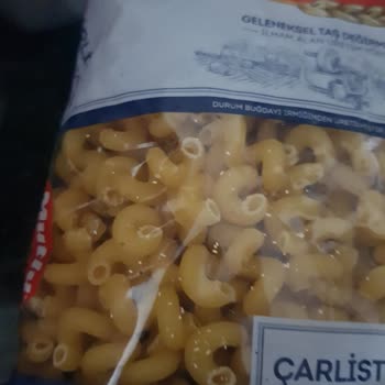 Mutlu Makarnada Kurtçuklar Var