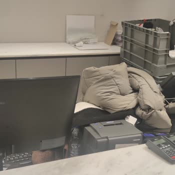 Hilltown Küçükyalı AVM Koton Tüm Kasaları Açmıyor