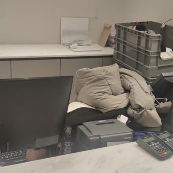 Hilltown Küçükyalı AVM Koton Tüm Kasaları Açmıyor