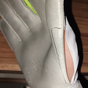 Adidas Dayanıksız Kaleci Eldiveni