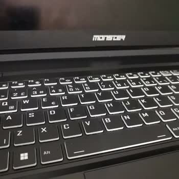 Monster Notebook Laptopum Siyah Ekran Da Kalıyor