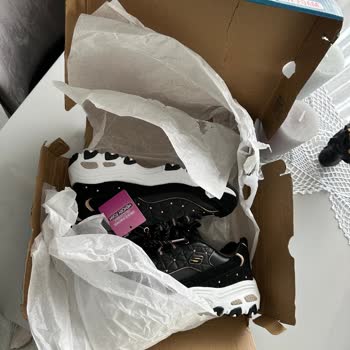 SuperStep Yırtık Kutularla Ayakkabı Gönderimi