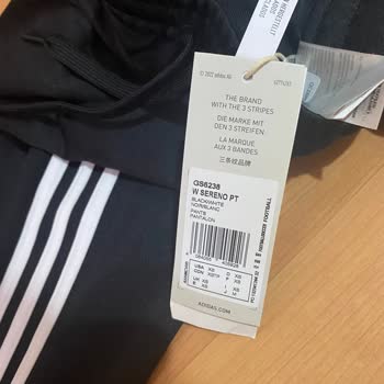 adidas Fotoğrafından Farklı Ürün Yollama