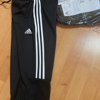 adidas Fotoğrafından Farklı Ürün Yollama
