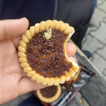 Ülker Ürün Kurtlu Ve Küflenmiş
