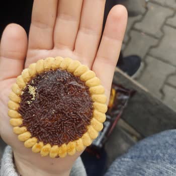 Ülker Ürün Kurtlu Ve Küflenmiş