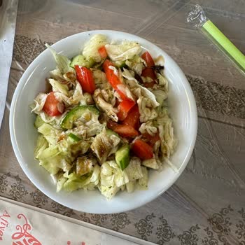 Yemeni Corner Restaurant Salata İçinden Çıkan Yabancı Madde