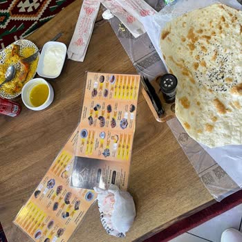 Yemeni Corner Restaurant Salata İçinden Çıkan Yabancı Madde