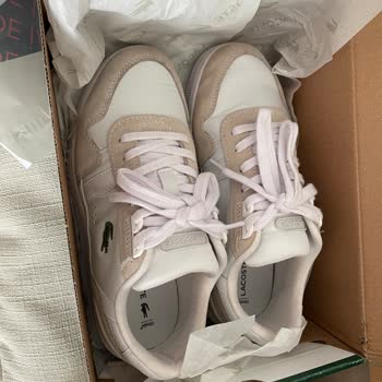 Occasion Lacoste Sneaker Gıcırtılı Sesler Çıkarıyor