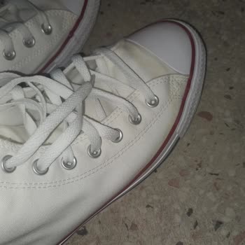 Converse İlk Giyimde Kumaşta Sararma