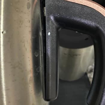 Karaca Züccaciye Karaca Çaycının Demliği Bozuldu