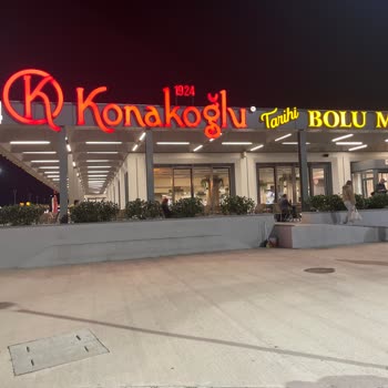 Konakoğlu Dinlenme Tesisleri Çarpmaya Tepkisiz Yönetici!