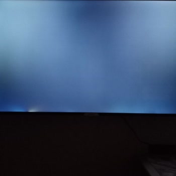 Onvo Televizyon Işık Sızması