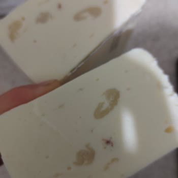 Gazi Bey Süt Çiftliği Gazibey Kaşar Peynirinin İçerisinden Şeffaf Bölgeler Çıktı