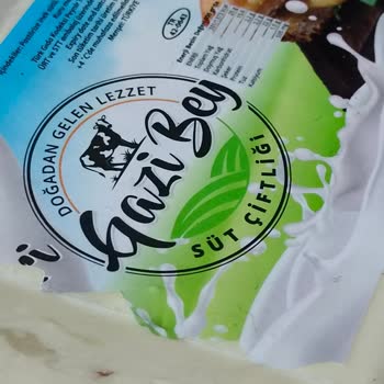 Gazi Bey Süt Çiftliği Gazibey Kaşar Peynirinin İçerisinden Şeffaf Bölgeler Çıktı