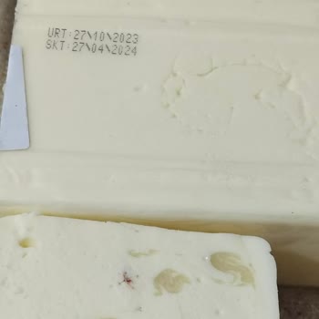 Gazi Bey Süt Çiftliği Gazibey Kaşar Peynirinin İçerisinden Şeffaf Bölgeler Çıktı