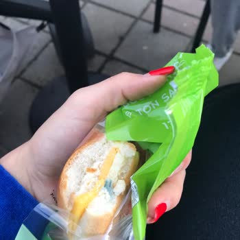 Dardanel Sandviç Bozuk Küflü Kaşar İçeriyor