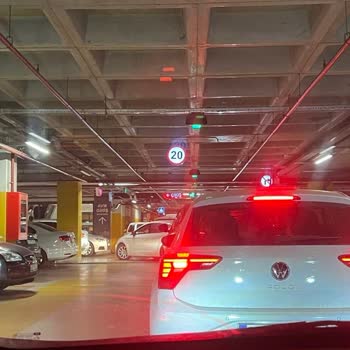 Vadi İstanbul AVM Otoparkta 2 Saat Bekletilme