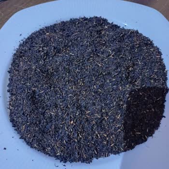 BİM Marketler Berk Çay İçerisinde Bilinmeyen Cisimler Çok Ağır Koku