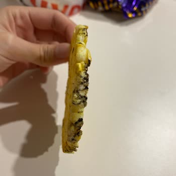 Eti Gıda Eti Gong Ballı Hardallı Üzerinde Siyah Lekeler Var