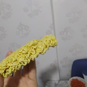 indomie Noodle'mın Yarısı Yok