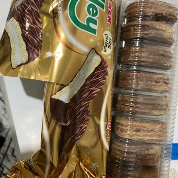 Ülker Ürünün Rengi Gitmiş Kırılmış