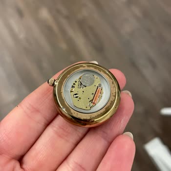 Saat & Saat Orijinalliğine Zarar Verdiği Ürünü Değiştirmiyor